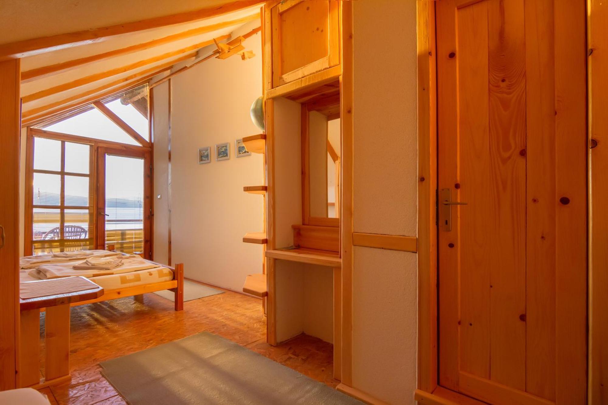 Robinson Sunset Guest House Lagadin Pokoj fotografie