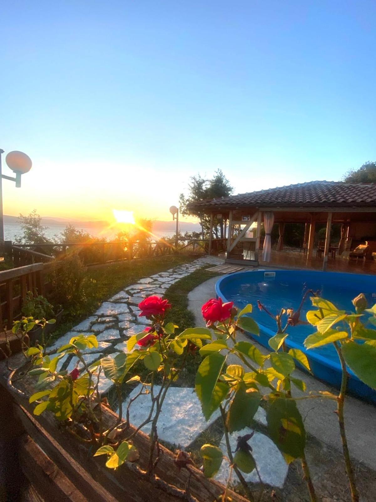 Robinson Sunset Guest House Lagadin Exteriér fotografie